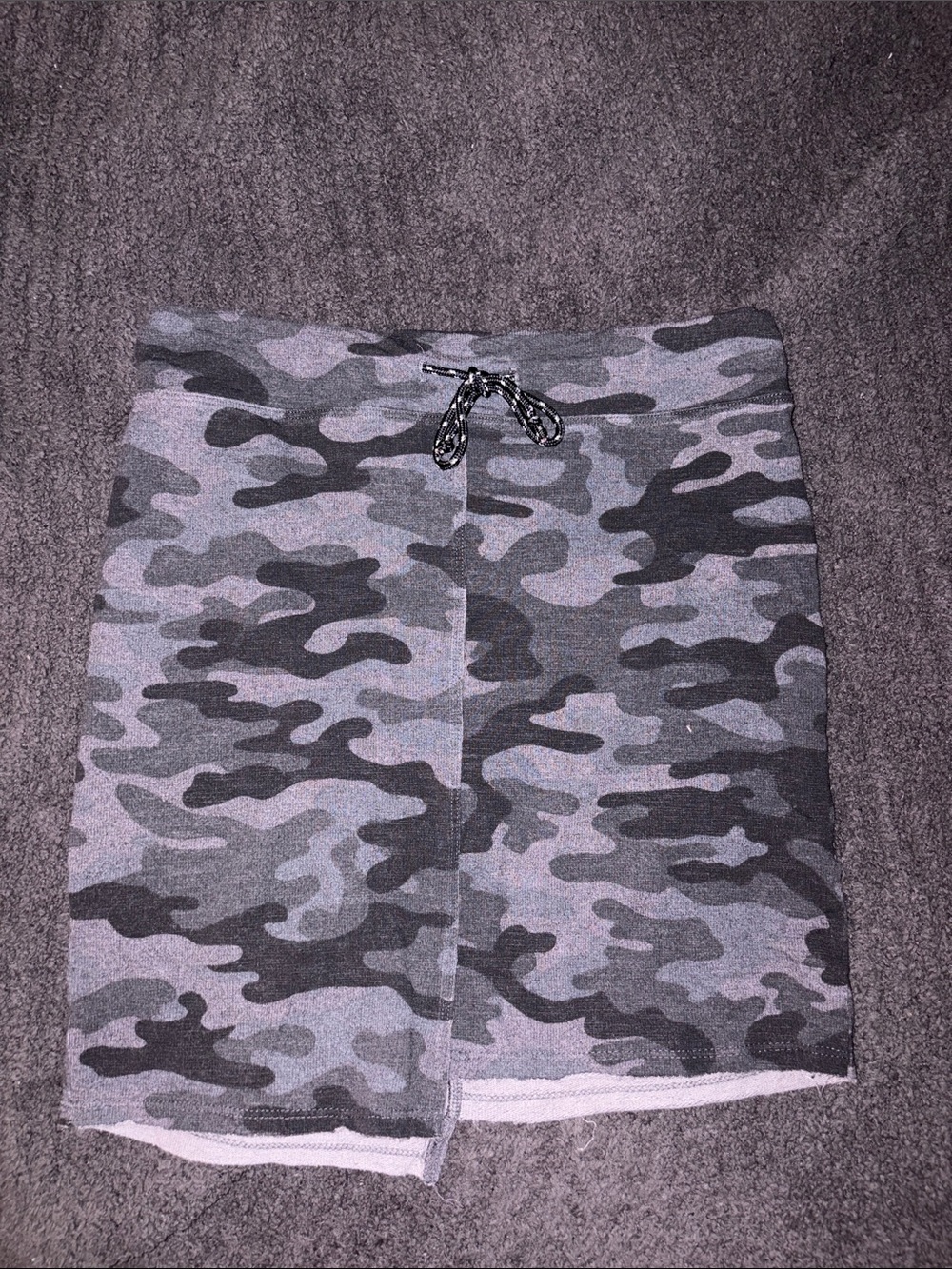 Sundry Black Camo Skirt Size 1
